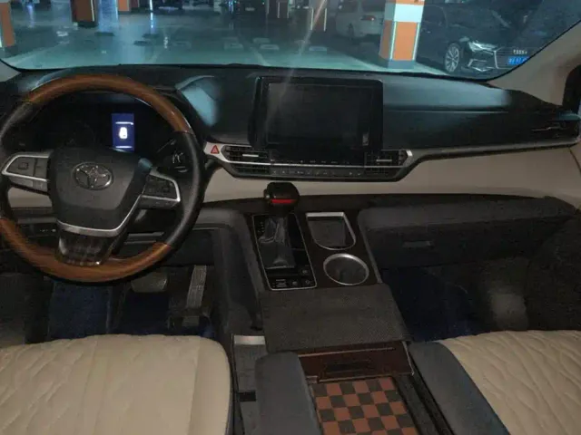 Toyota Granvia — Фото автомобиля 12