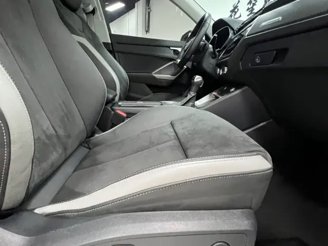 Audi Q3 — Фото автомобиля 11