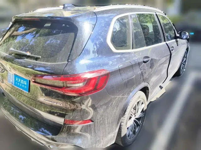 BMW X5 — Фото автомобиля 2