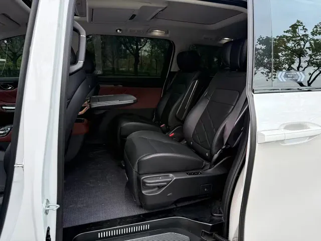 GAC Trumpchi E8 — Фото автомобиля 8