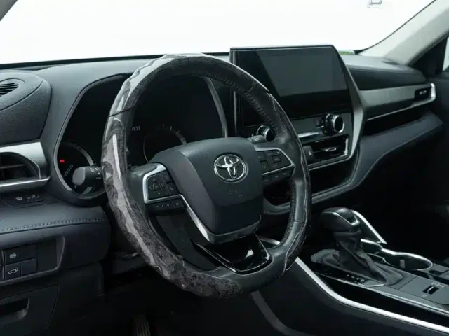 Toyota Highlander — Фото автомобиля 9
