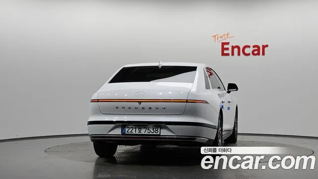 Hyundai Grandeur Grandeur (GN7) 2.5 Бензин 2WD — Фото автомобиля 4