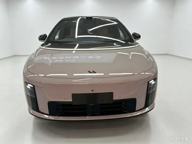 Li Auto i8 — Фото автомобиля 2