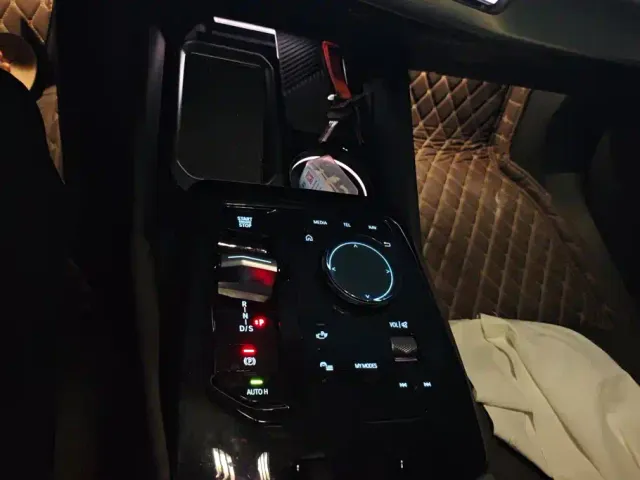 BMW 5 Series — Фото автомобиля 16
