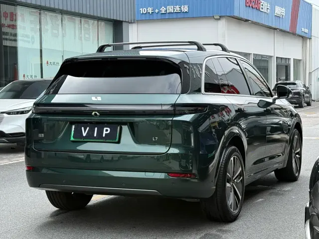 Li Auto L7 — Фото автомобиля 12
