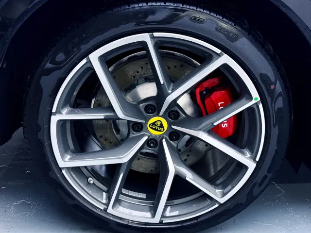 Lotus Eletre — Фото автомобиля 25