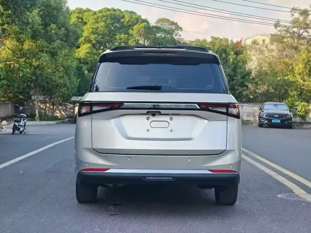 Wuling Jiachen — Фото автомобиля 8