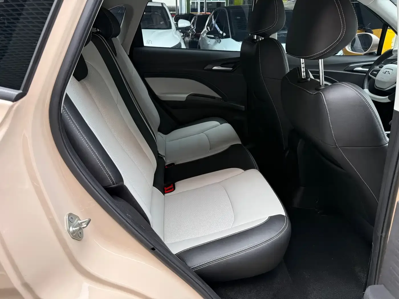 Nezha Auto Nezha AYA 2023 Facelift 401 Lite — Фото автомобиля 8