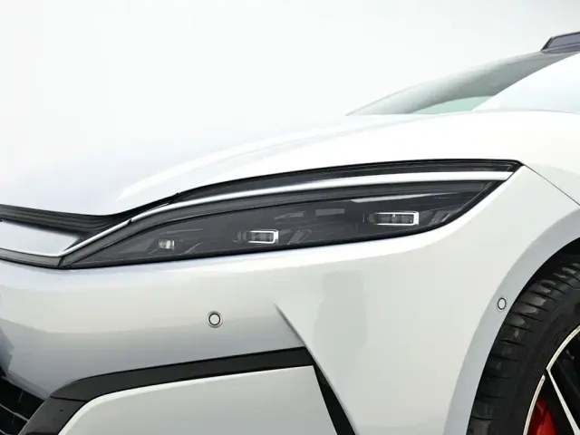 BYD Han L — Фото автомобиля 10