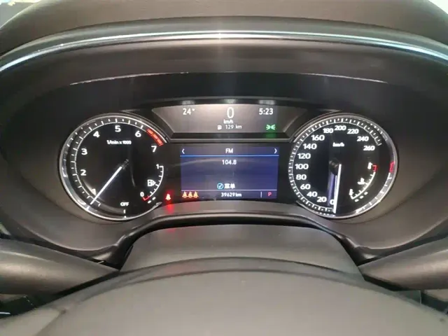 Cadillac CT5 — Фото автомобиля 11