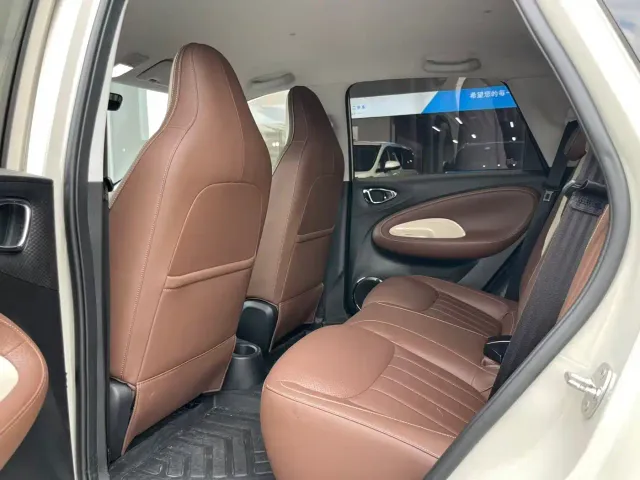 Wuling Bingo — Фото автомобиля 12