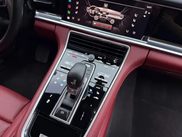 Porsche Panamera — Фото автомобиля 12