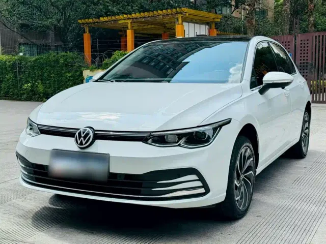 Фотография автомобиля — Volkswagen Golf