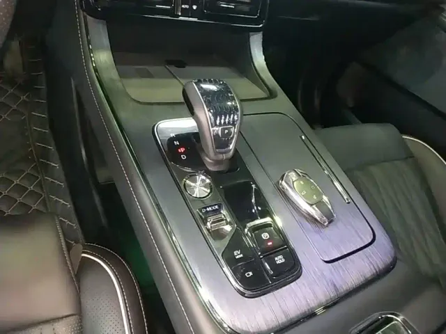 GAC Trumpchi GS8 — Фото автомобиля 13
