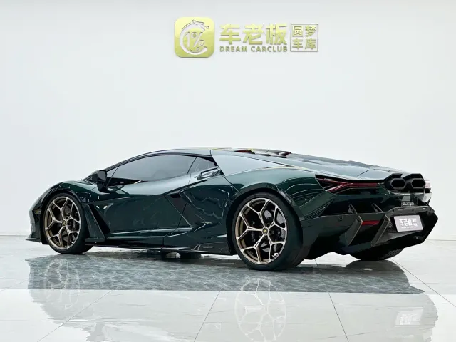 Lamborghini Revuelto — Фото автомобиля 7