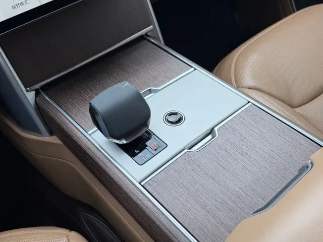 Land Rover Range Rover — Фото автомобиля 16