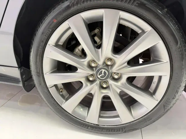 Mazda Axela — Фото автомобиля 6