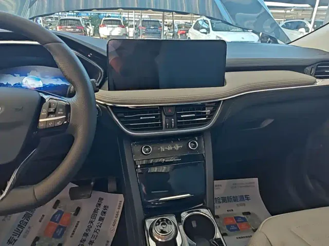 Ford Escape — Фото автомобиля 12