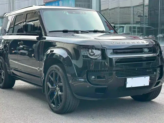 Land Rover Defender — Фото автомобиля 3