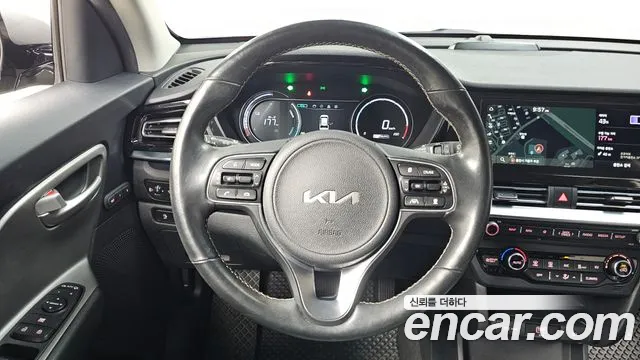 Kia Niro — Фото автомобиля 18