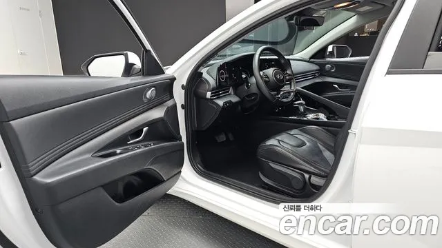 Hyundai Avante CN7 — Фото автомобиля 10