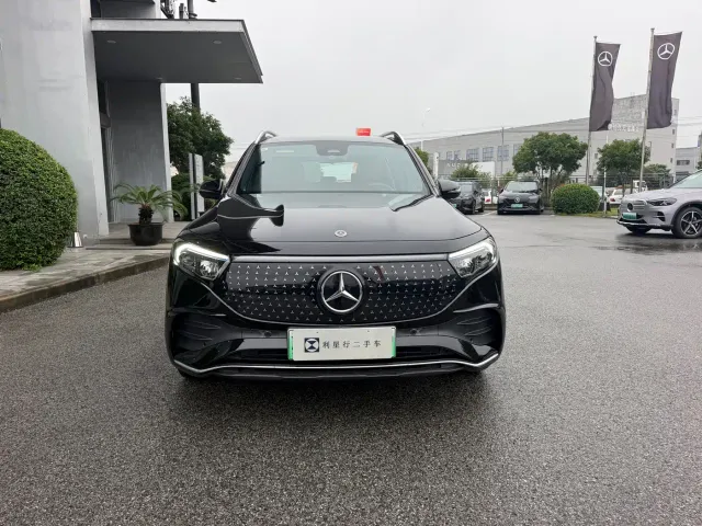 Mercedes-Benz EQB — Фото автомобиля 2