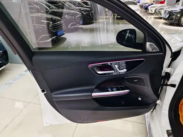 Mercedes-Benz C-Class — Фото автомобиля 6