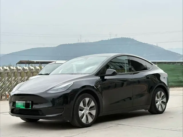 Фотография автомобиля — Tesla Model Y