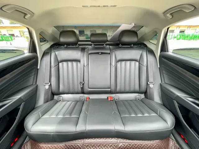 Volkswagen Passat — Фото автомобиля 7