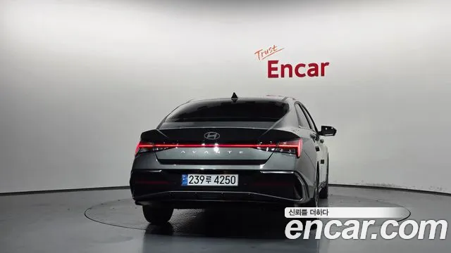 Hyundai AVANTE Inspiration — Фото автомобиля 4