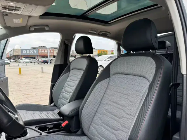 Volkswagen Tiguan X — Фото автомобиля 14