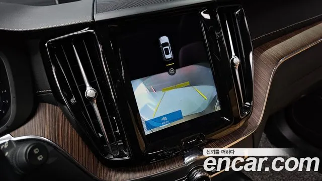 Вольво XC60 — Фото автомобиля 16