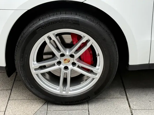 Porsche Macan — Фото автомобиля 10