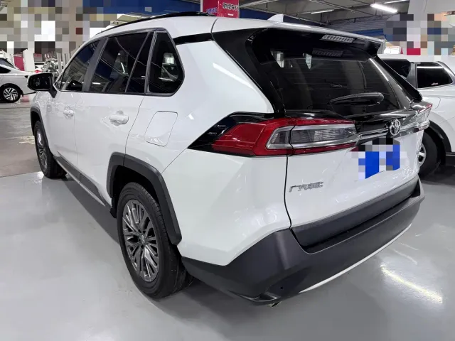 Toyota Wildlander — Фото автомобиля 18