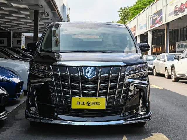Toyota Alphard — Фото автомобиля 4