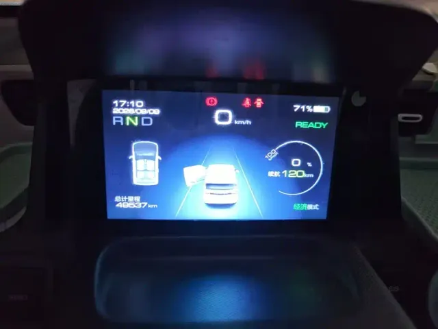Wuling Hongguang Mini EV — Фото автомобиля 11