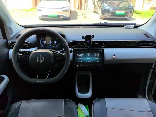 Leapmotor T03 — Фото автомобиля 10