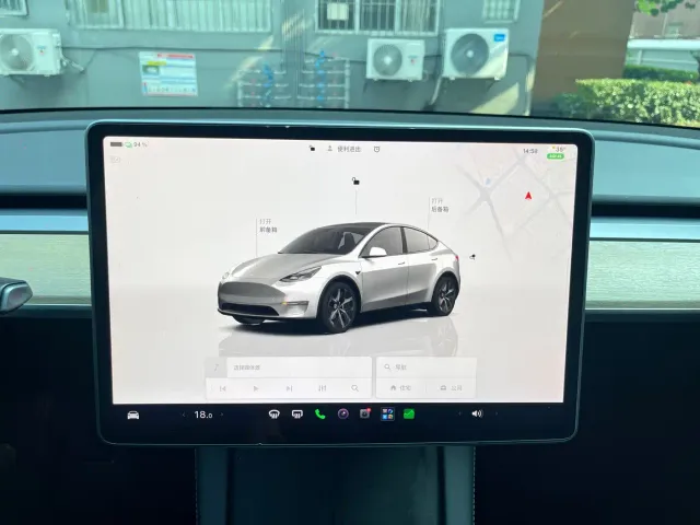 Tesla Model Y — Фото автомобиля 20
