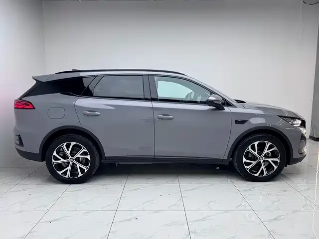 BYD Tang — Фото автомобиля 2