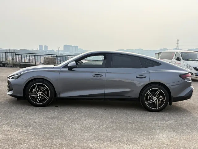 MG 7 — Фото автомобиля 13