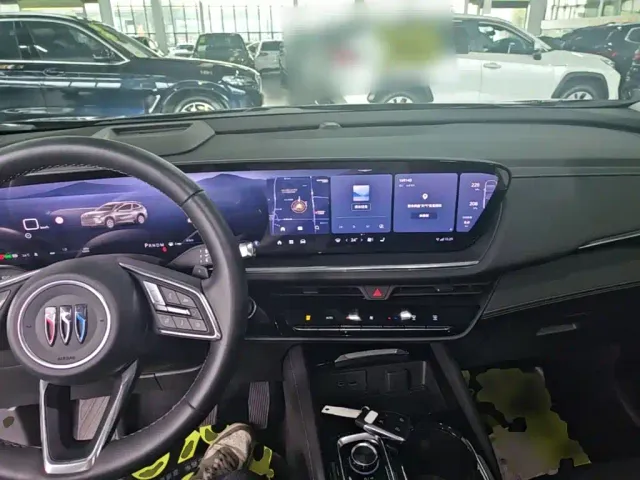 Buick Envision Plus — Фото автомобиля 9
