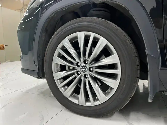 Toyota Highlander — Фото автомобиля 7