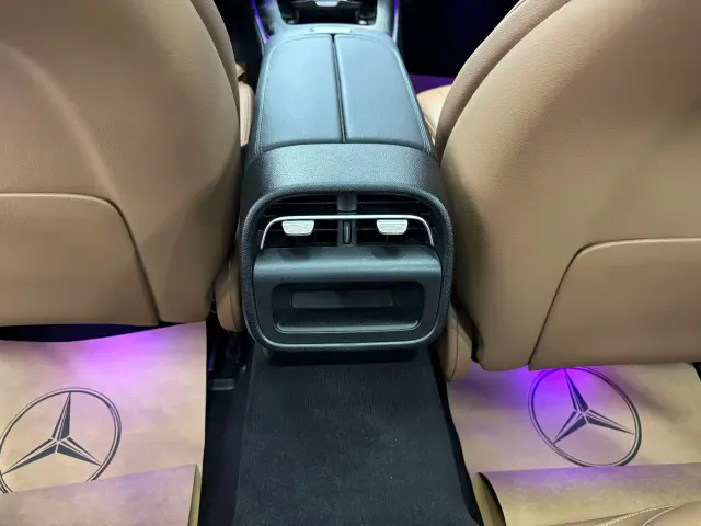 Mercedes-Benz E-Class — Фото автомобиля 15