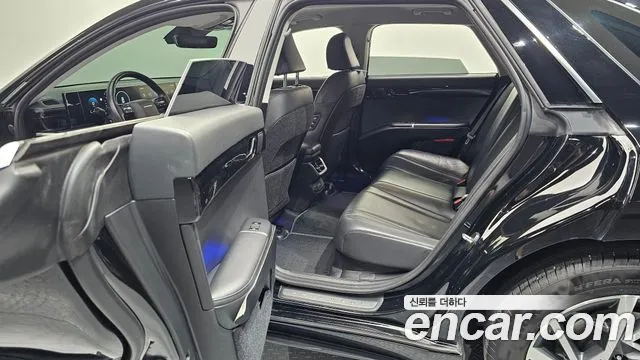 Hyundai Grandeur GN7 — Фото автомобиля 17