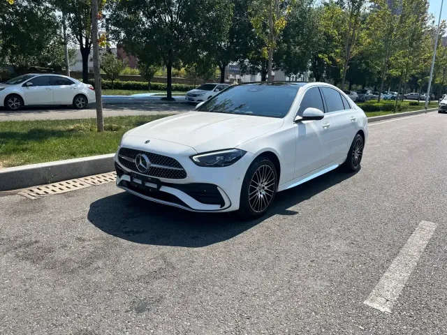 Фотография автомобиля — Mercedes-Benz C-Class