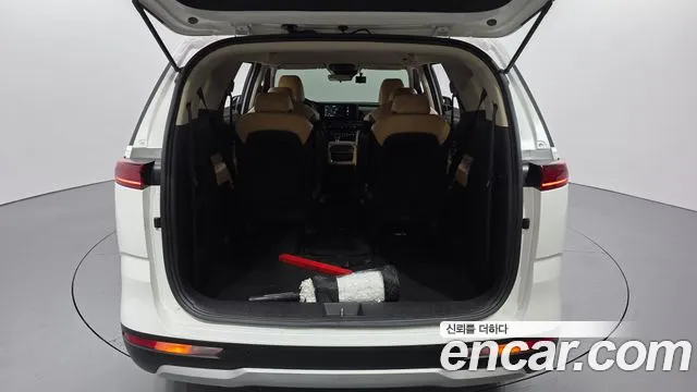 Kia Carnival Generation 4 — Фото автомобиля 28