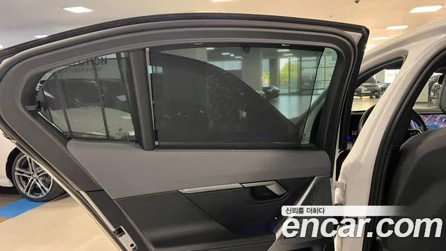 BMW 5 Series G60 — Фото автомобиля 19