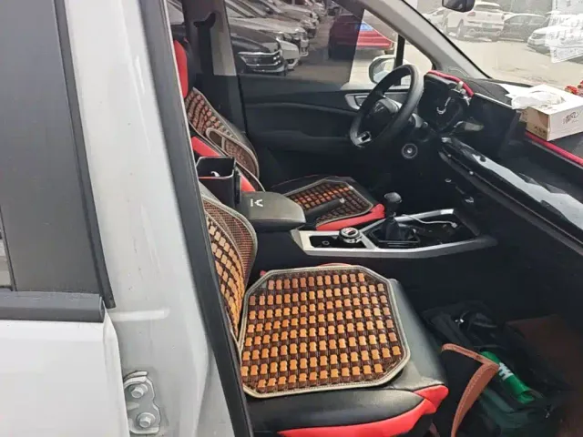 Wuling Jiachen — Фото автомобиля 24