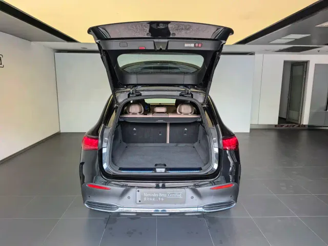 Mercedes-Benz EQE SUV — Фото автомобиля 12