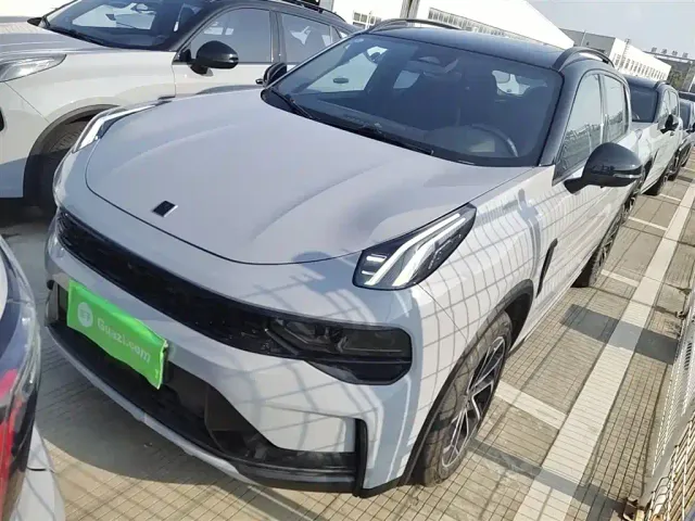 Фотография автомобиля — Lynk & Co 01